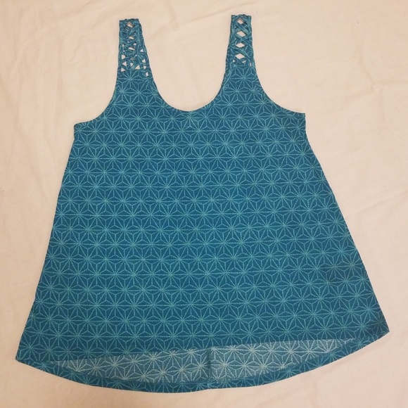 Patterned Top - Picture 4 of 6